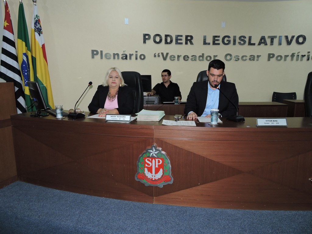 Neide e Vitor da Comissao de Orçamento da Camara em Audiencia Publica