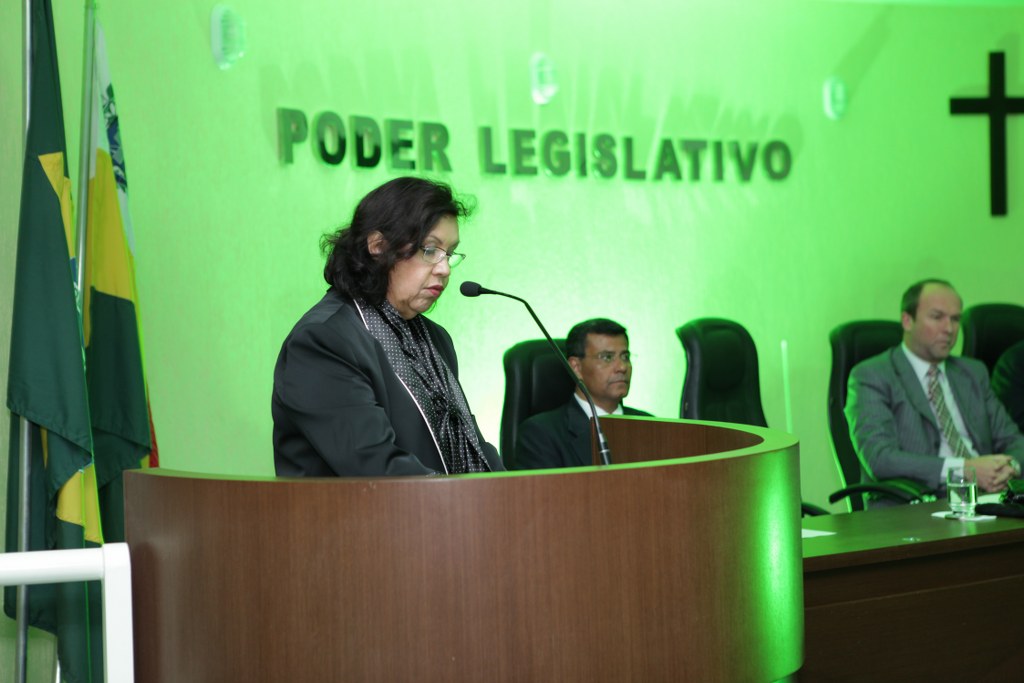 Vereadora Almira discursa em nome do Poder Legislativo