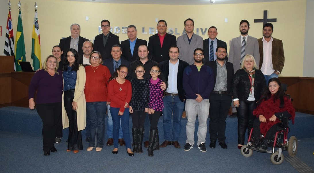 05.08.19 Dante e equipe com vereadores