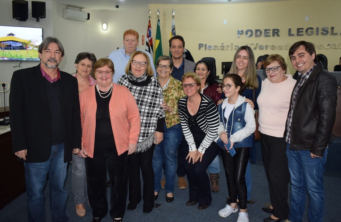 05.08.19 Ian e membros igreja