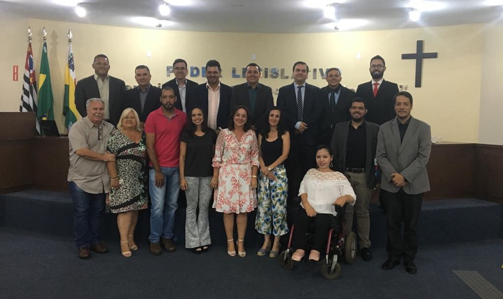 18.03.19 Cristiane e equipe com vereadores