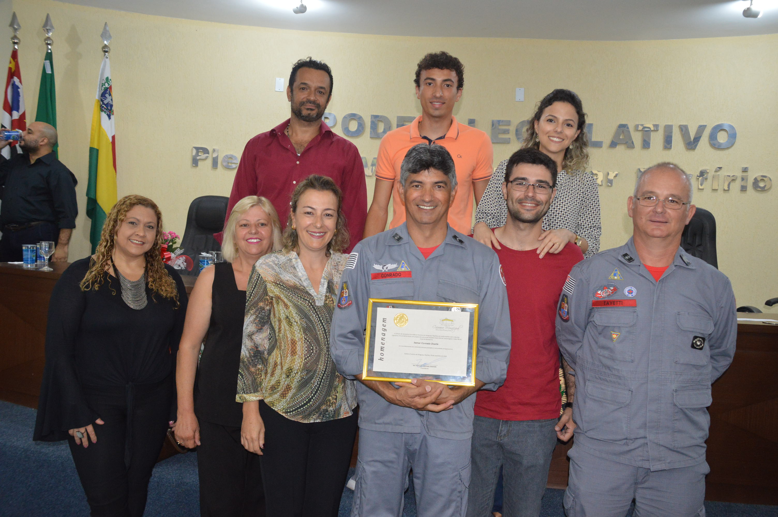 29.11 Bombeiro Conrado e familia
