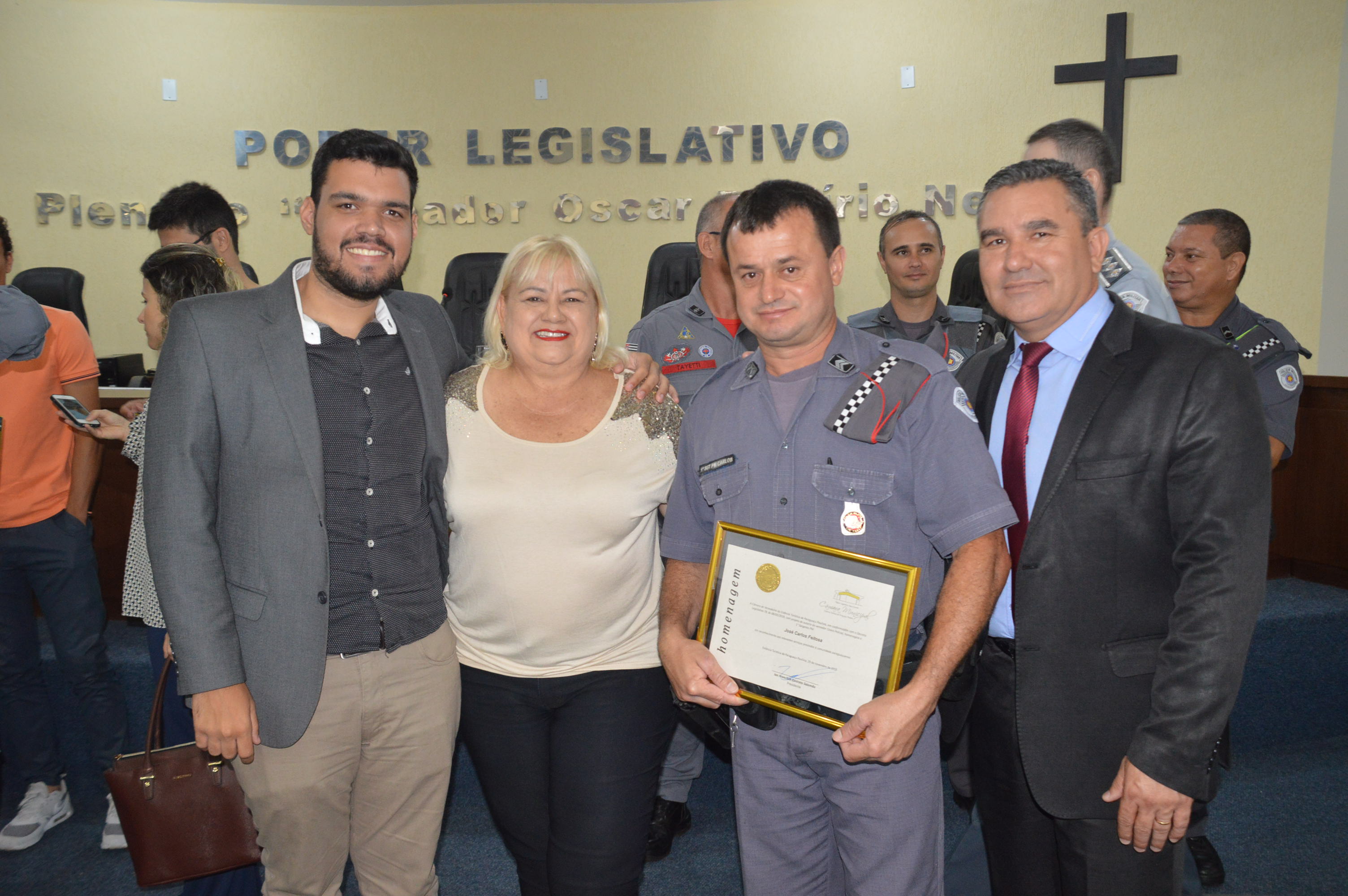29.11 Vereadores com PM homenageado