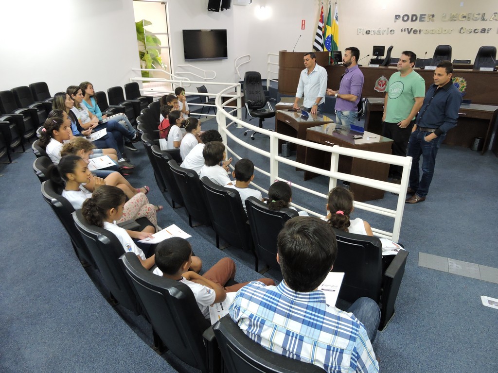 Alunos do Grupao conversam com vereadores