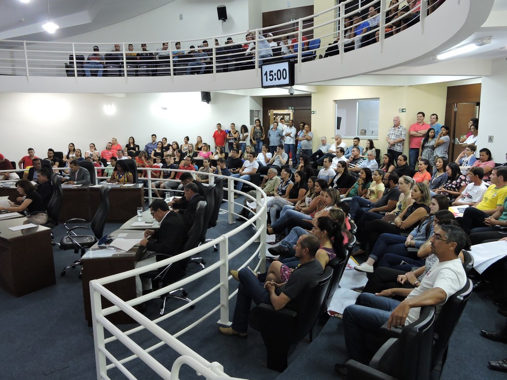Camara lotada na Sessao Extra do dia 12 de dezembro