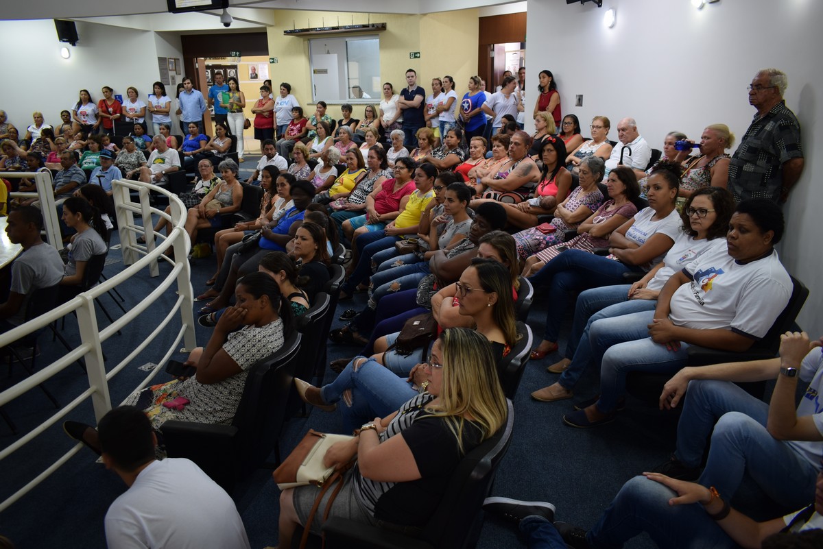 Camara lotada para a palestra do Dr Everton