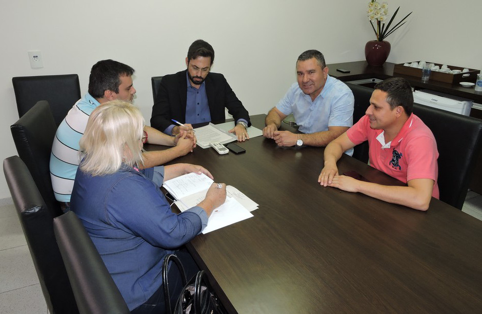 Comissao de Inquerito em primeira reuniao