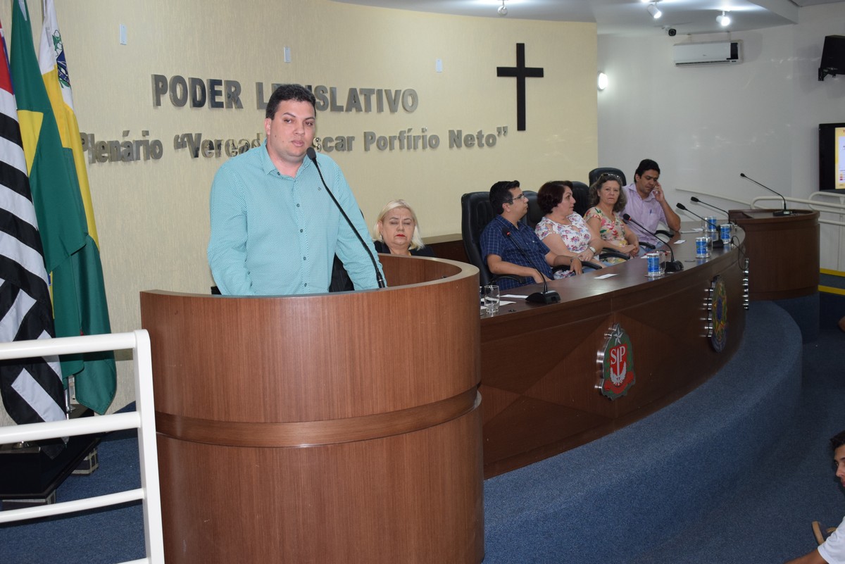 Dr Everton em sua palestra
