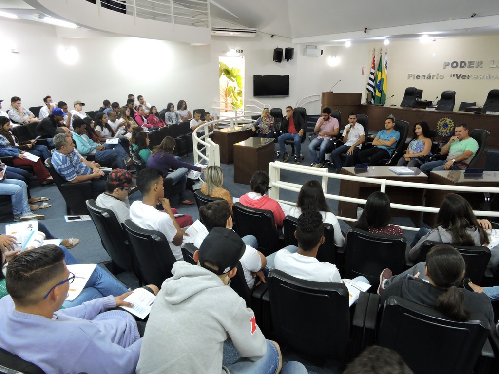 Os vereadores responderam as perguntas dos alunos
