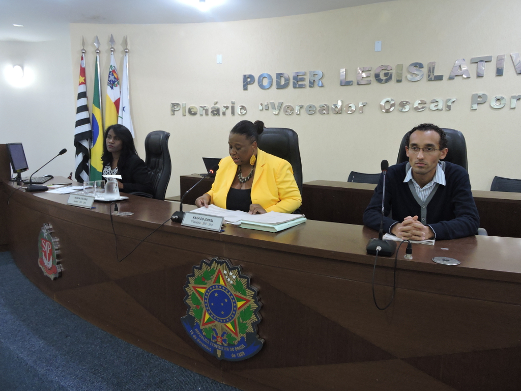 Professora Delmira Katia do Jornal e Denis durante a audiencia publica