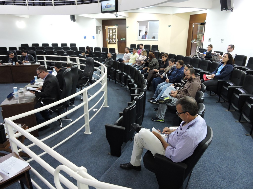 Publico acompanha Sessao Extra de 14 de junho