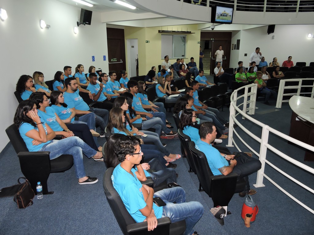 Publico acompanha audiencia publica