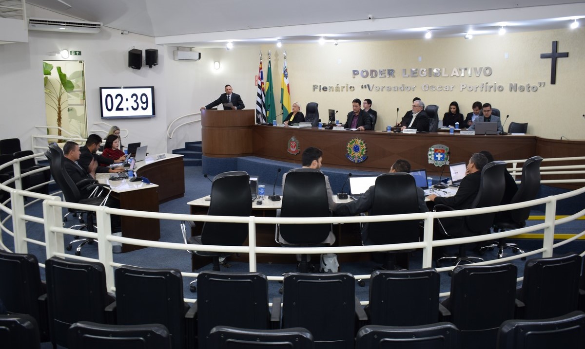 Requerimentos sao aprovados