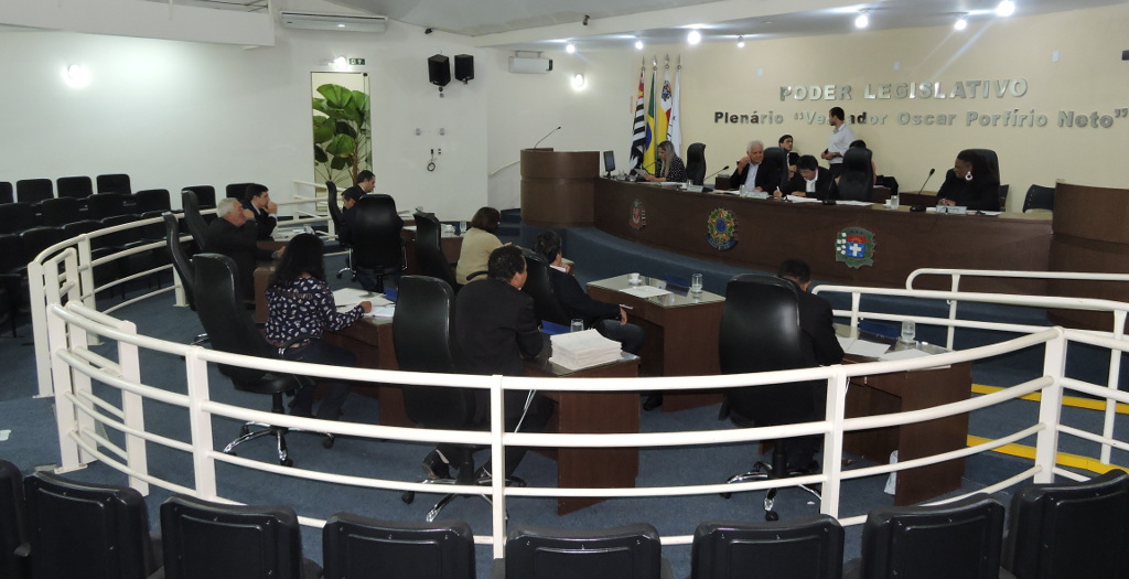 Vereadores na Sessao Extra de quarta 1 de junho