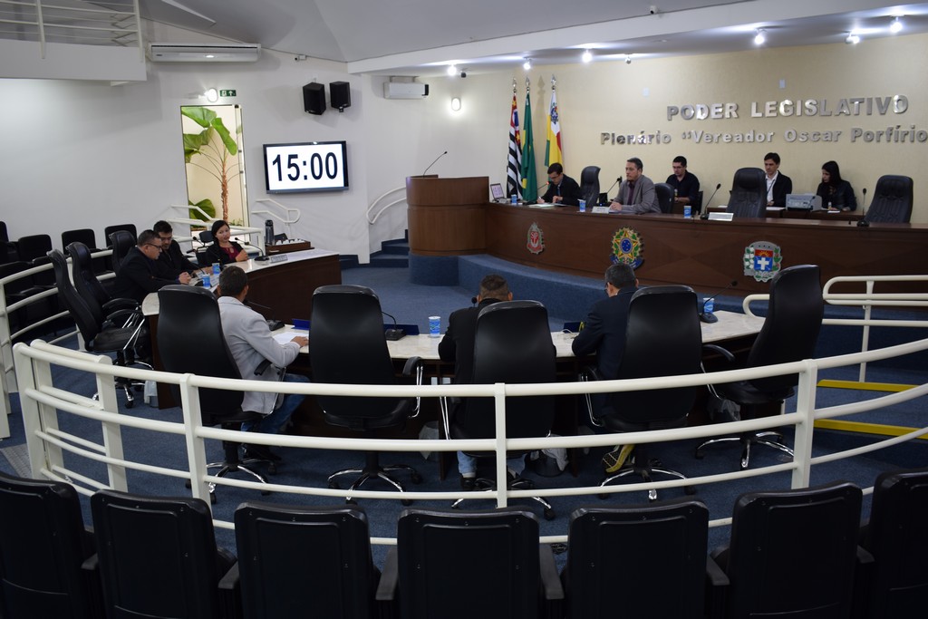 Vereadores na Sessao Extra de sexta 24