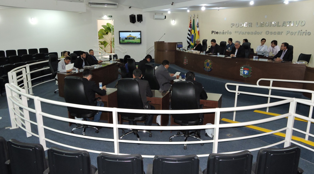 Vereadores na Sessao Extra de sexta dia 24