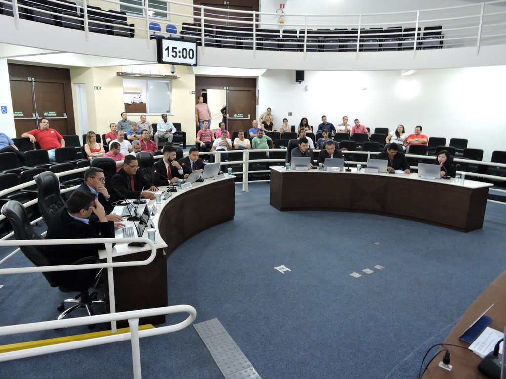 Vereadores na Sessao de segunda 16