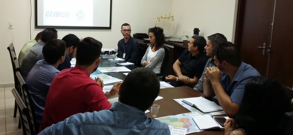 Vereadores reunidos com equipe do IGBE