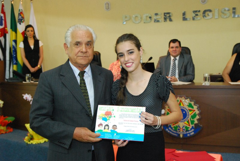 07 Miguel Canizares com a vereadora jovem Fabiana