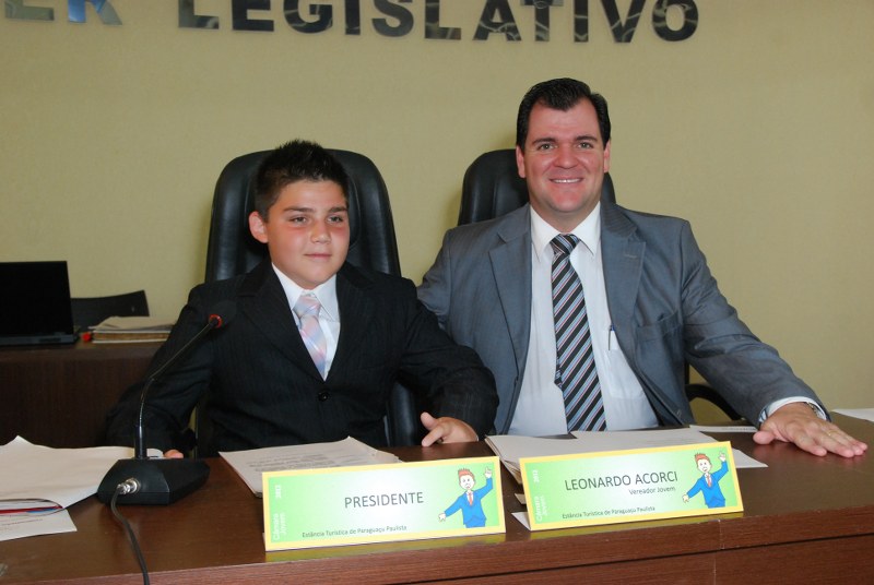 12 O Presidente Rodrigo com o Presidente Jovem Leonardo