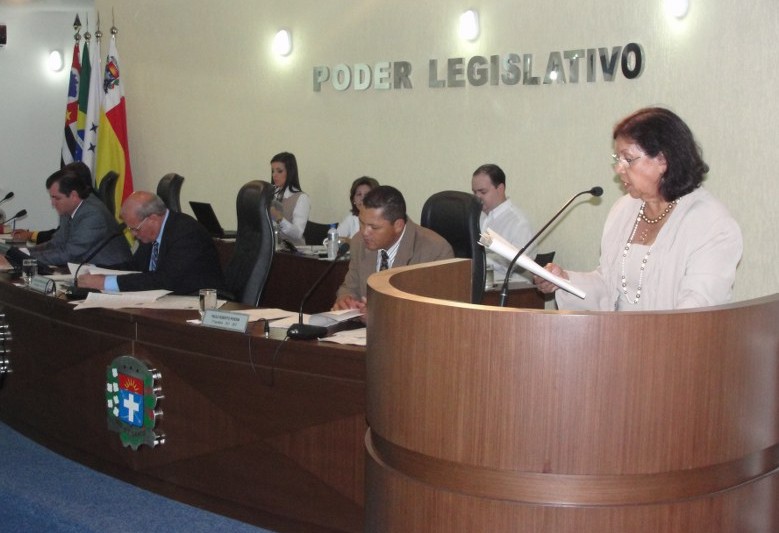 Almira parabeniza Jose e Neuza