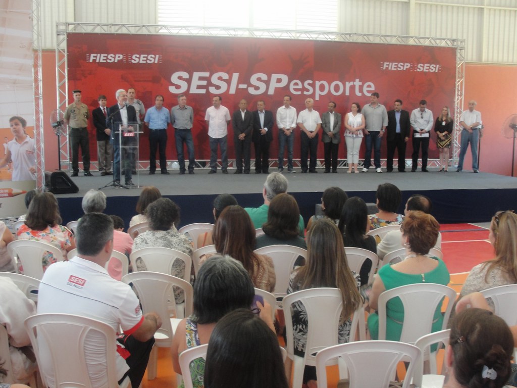 Autoridades durante a abertura da solenidade