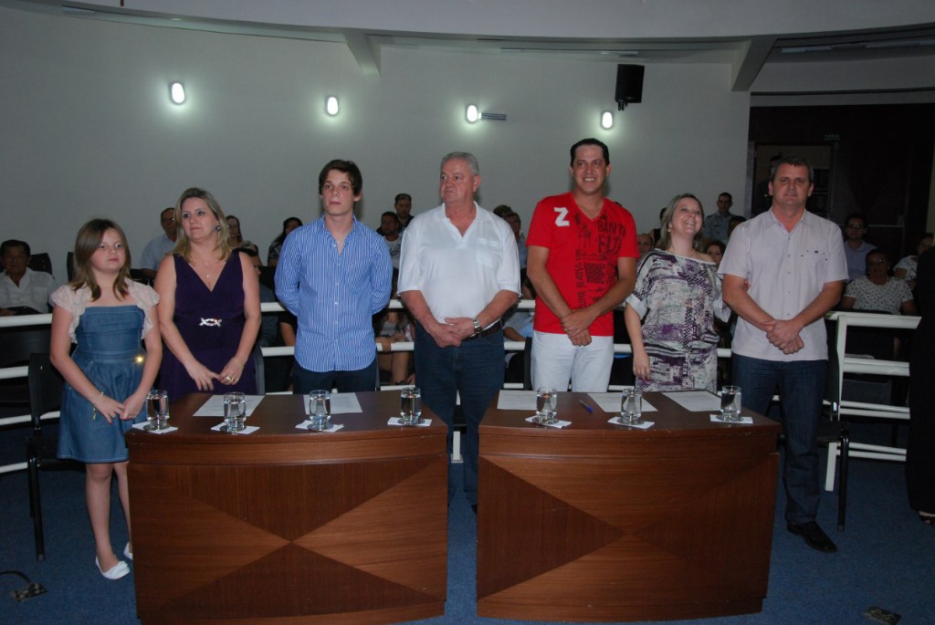 Familiares de Rildo ocuparam lugar de destaque no Plenrio