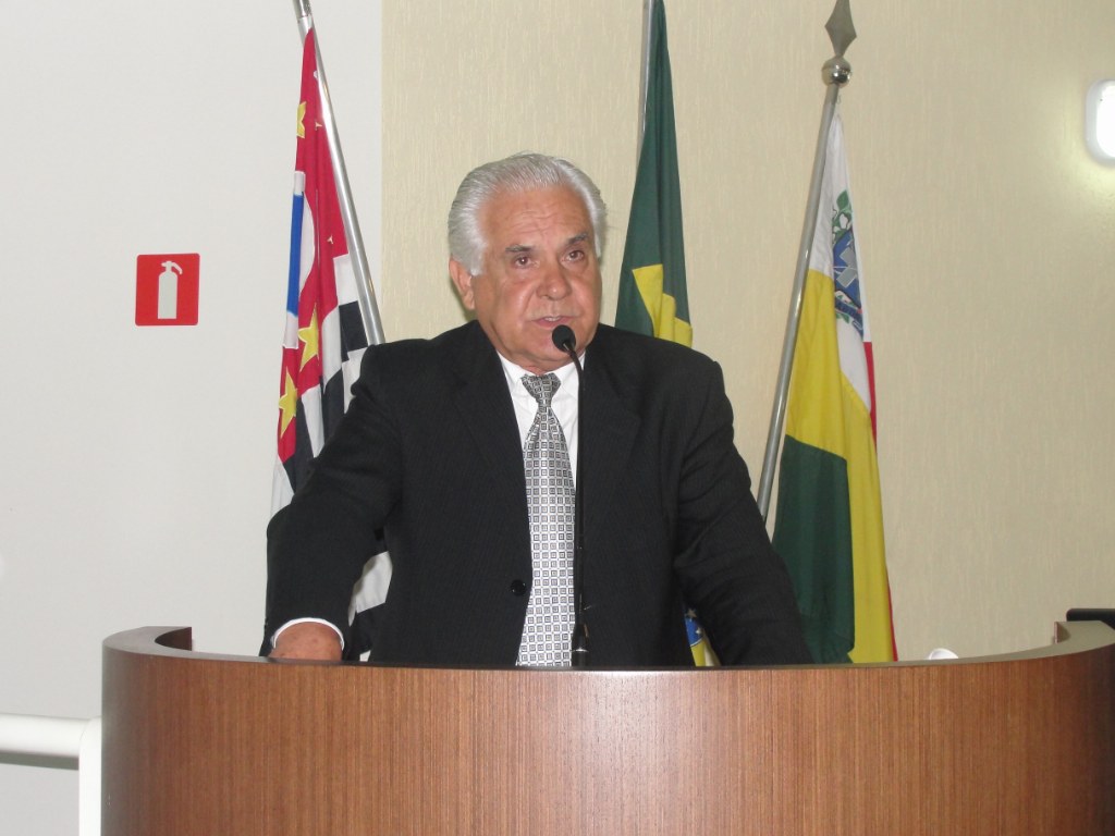 Miguel Canizares parabeniza o professor Evandro