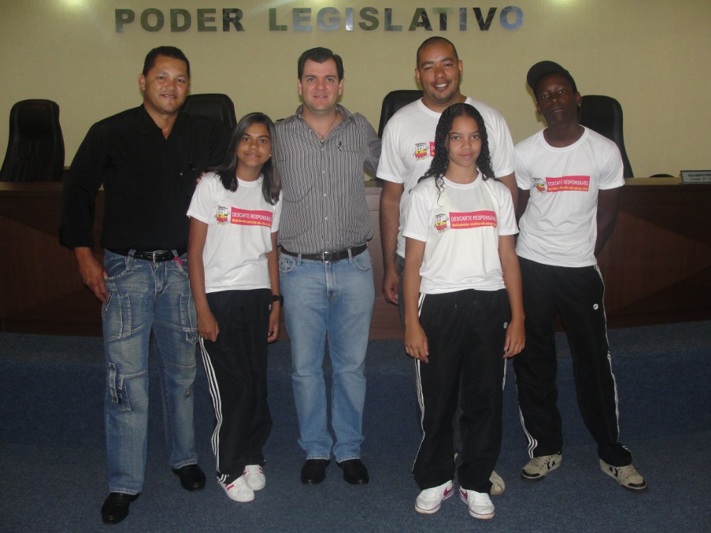 Paulo Japons e Rodrigo Garms com o grupo do Departamento de Sade