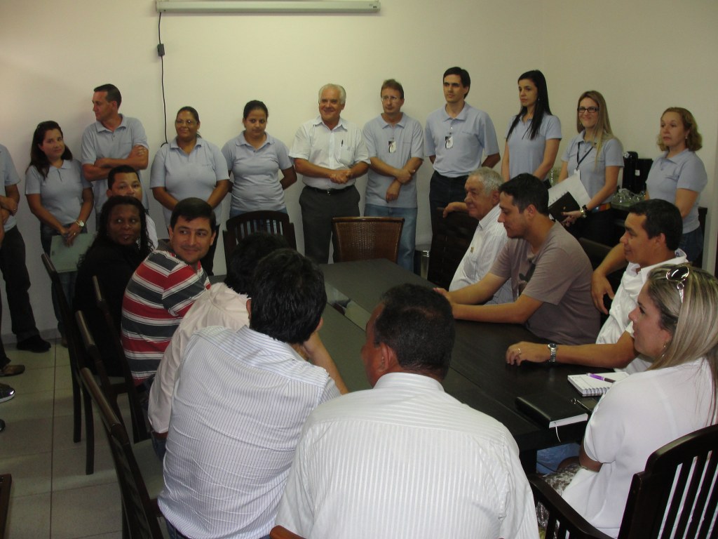 Presidente apresenta servidores da Camara