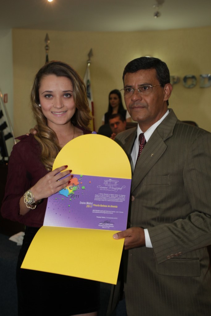 Priscila recebe o seu diploma