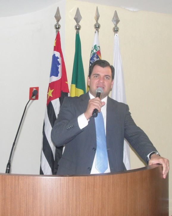 Rodrigo Garms durante seu discurso