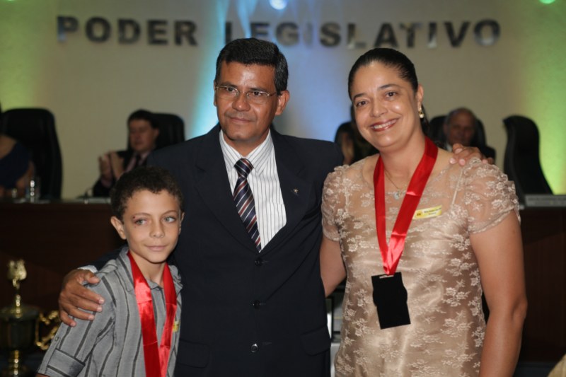 Vereador Edivaldo com os atletas da modalidade Basquete