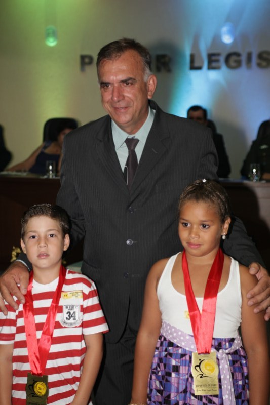 Vereador Mauro com os atletas do Jud