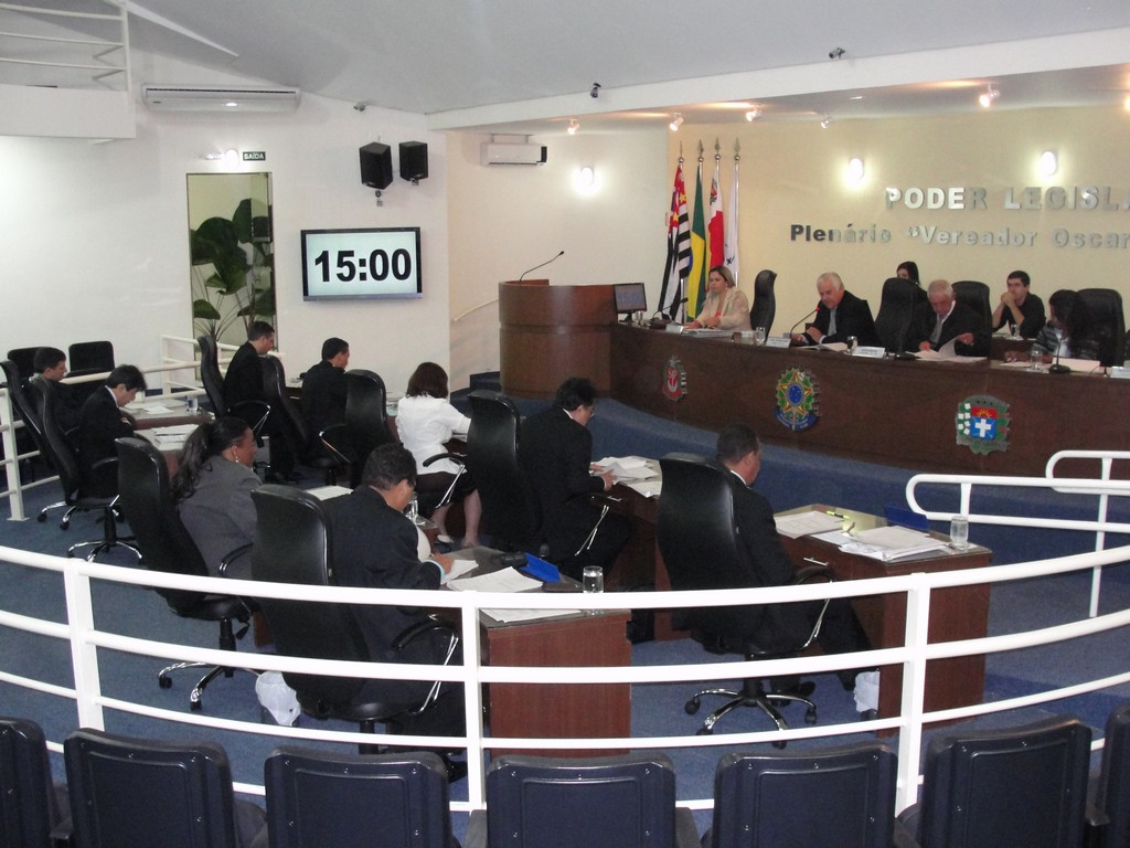 Vereadores aprovam pareder pela ilegalidade a projeto do Prefeito