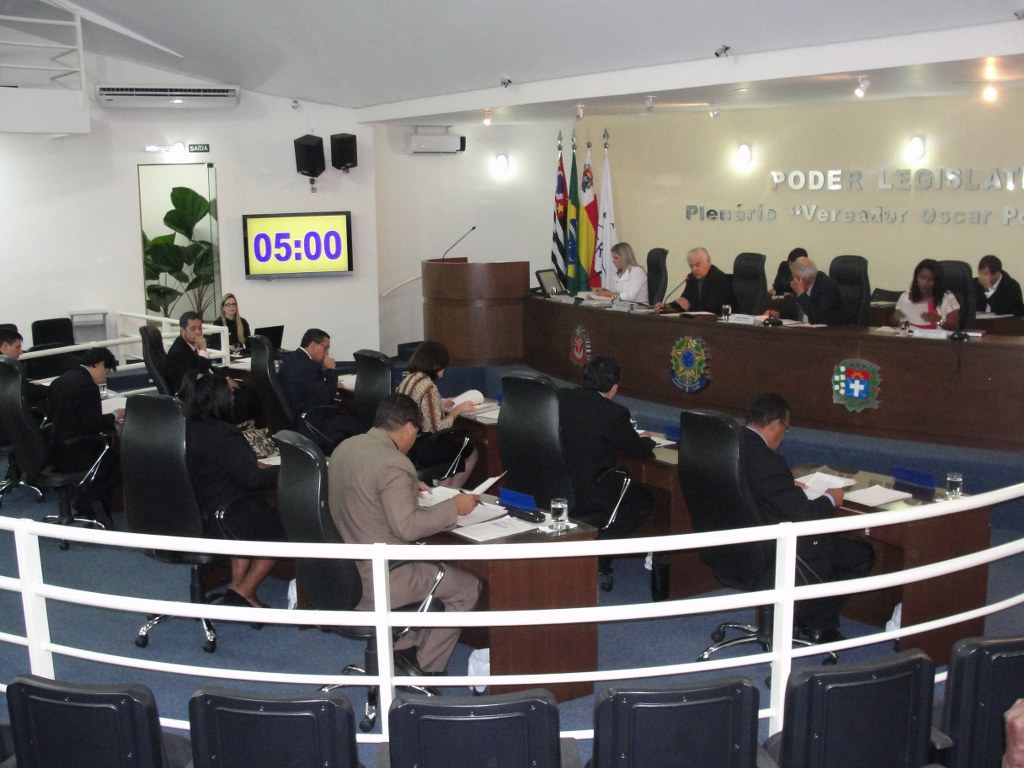 Vereadores durante a Sessao de 15 de abril