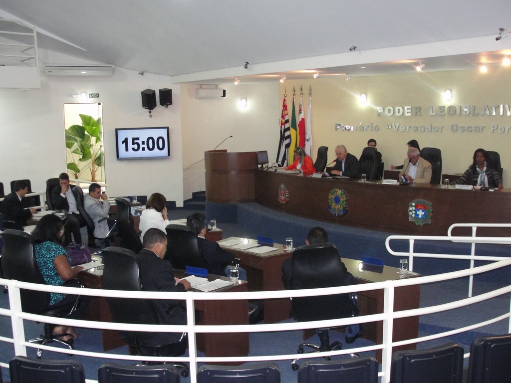 Vereadores durante a sessao extra de 23 de setembro