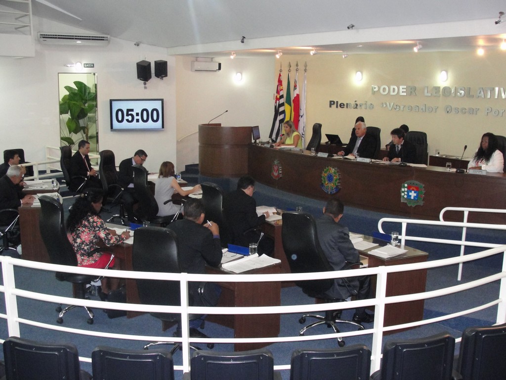 Vereadores reuniudos na Sessao de segunda 16 de março